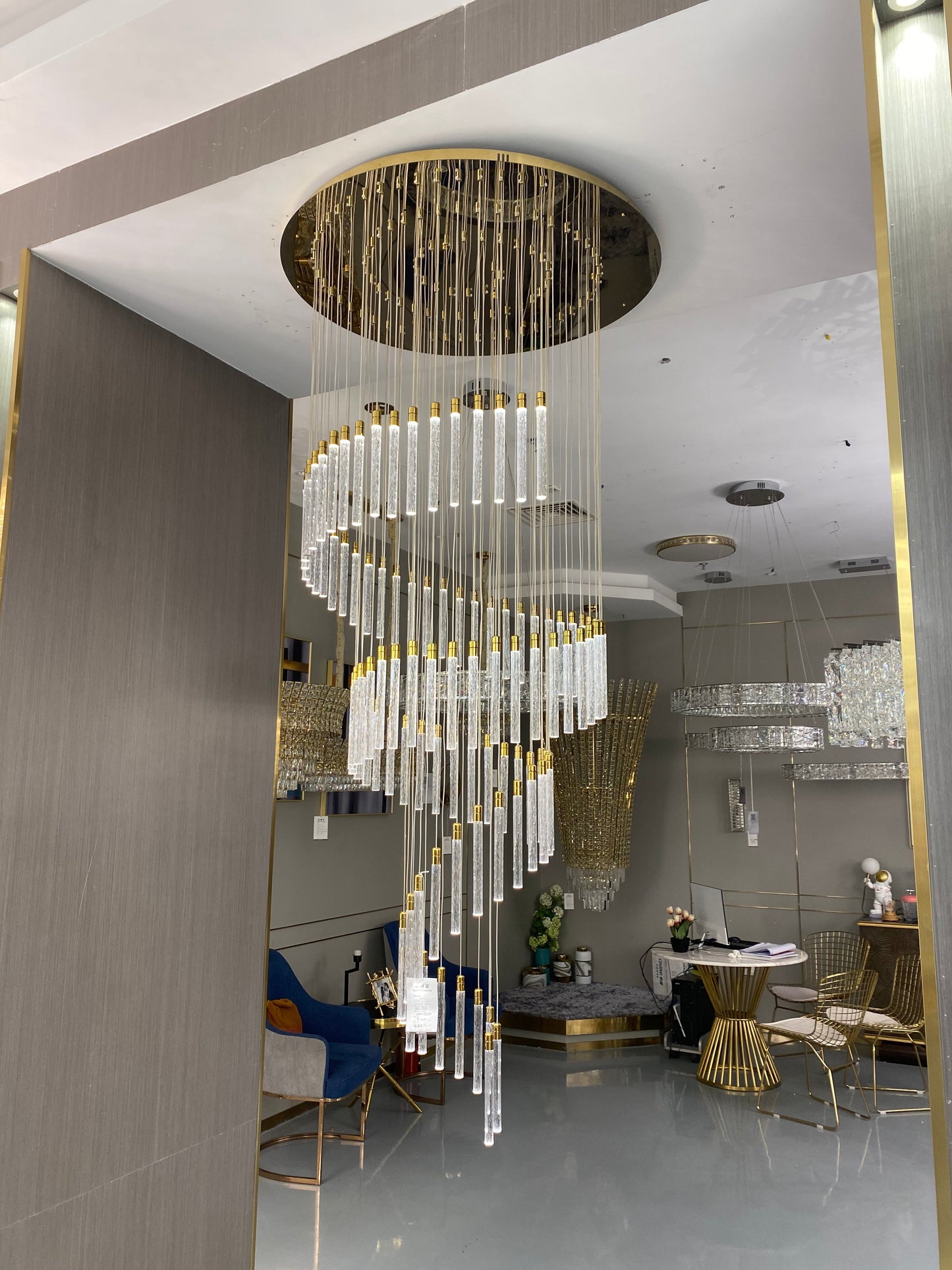 Modern Spiral Bubble Crystal Glass Rods Chandelier in Champagne Gold Finish for Staircase/Foyer/Villa