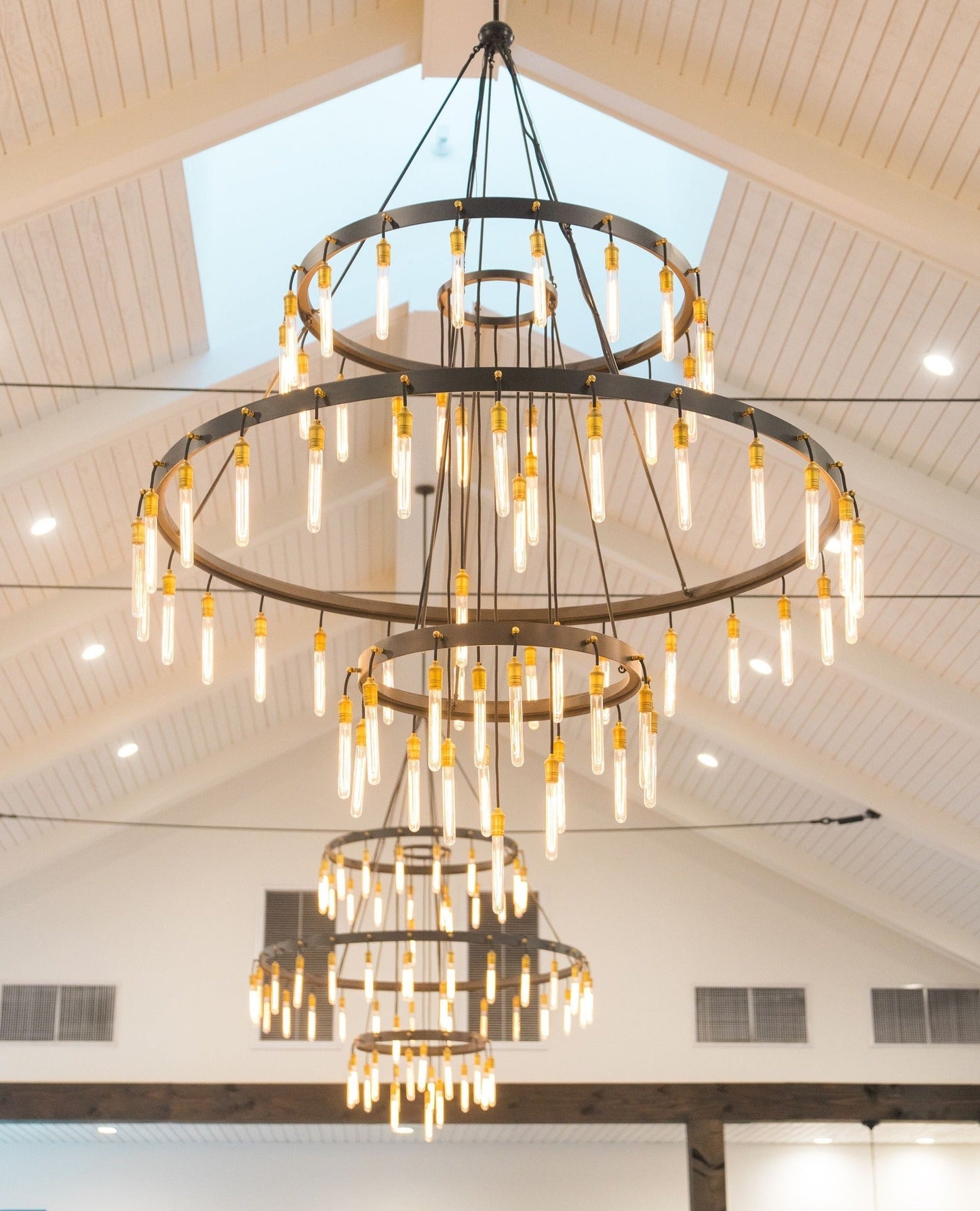 Retro-Inspired Metal Pendant Light Chandelier for Living Room/Bedroom/Staircase/Villa