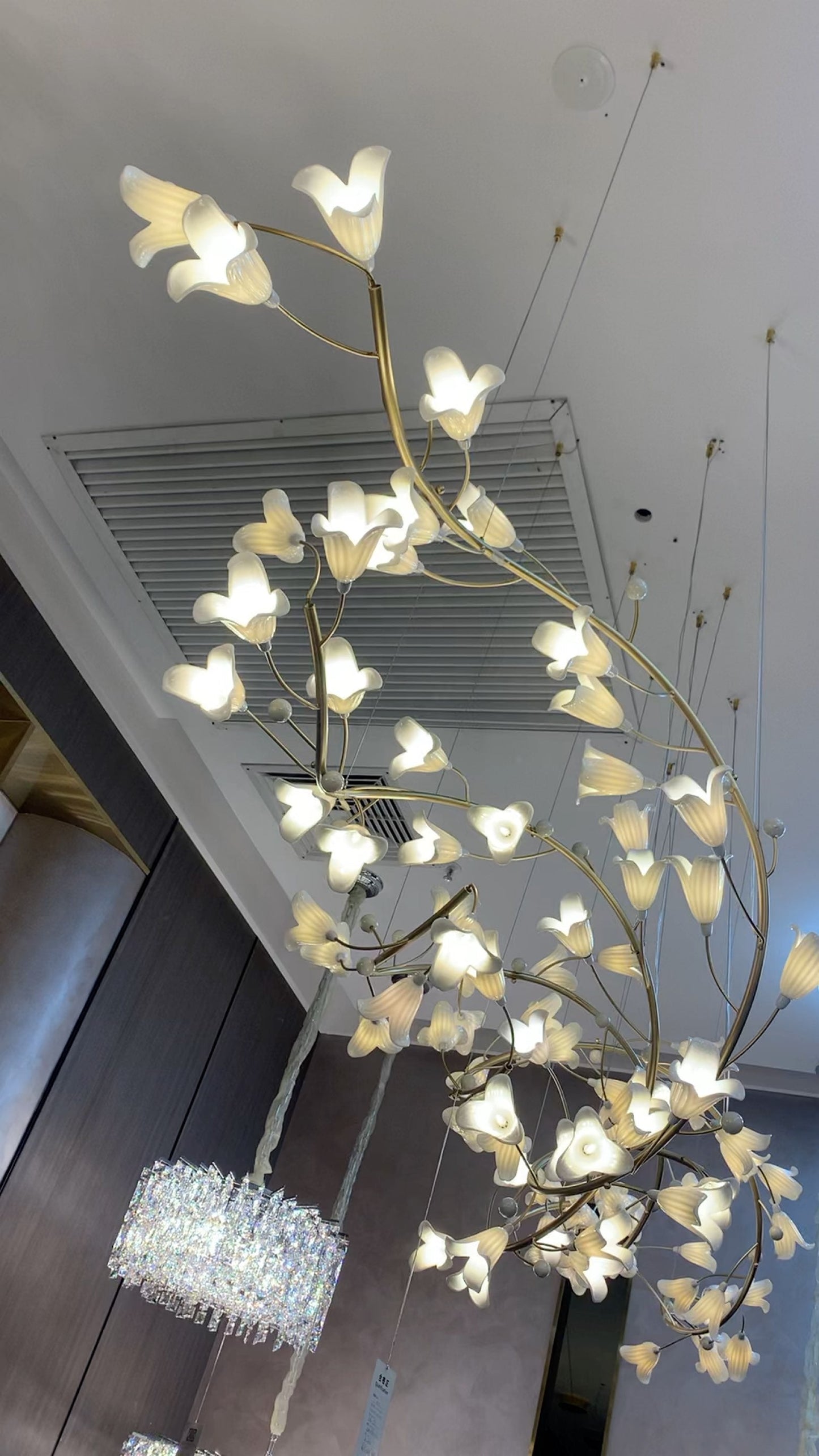 Modern Brass Branch Ceramics Flower Chandelier for Stylish Living Room Hotel and Restaurant - Richardrider