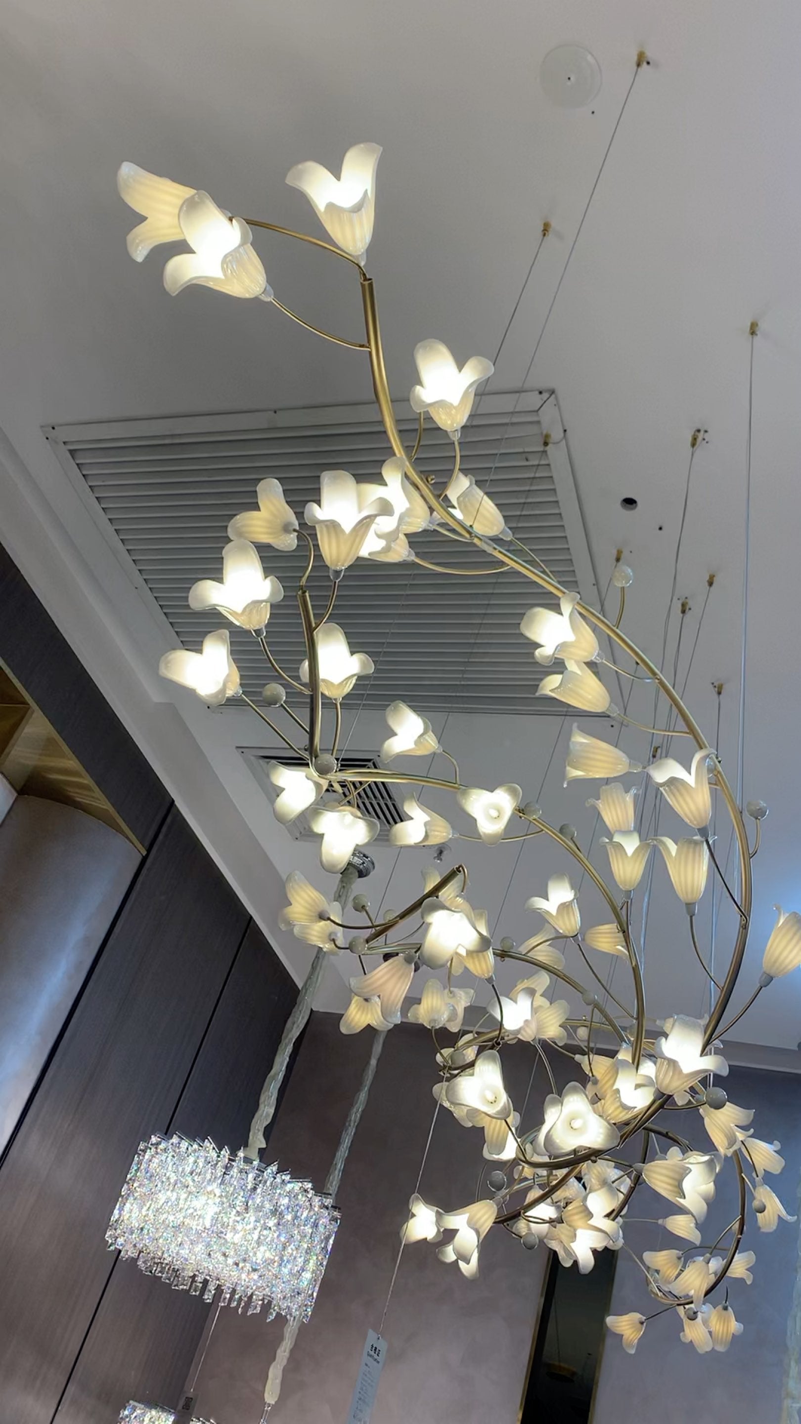 Modern Brass Branch Ceramics Flower Chandelier for Stylish Living Room Hotel and Restaurant - Richardrider