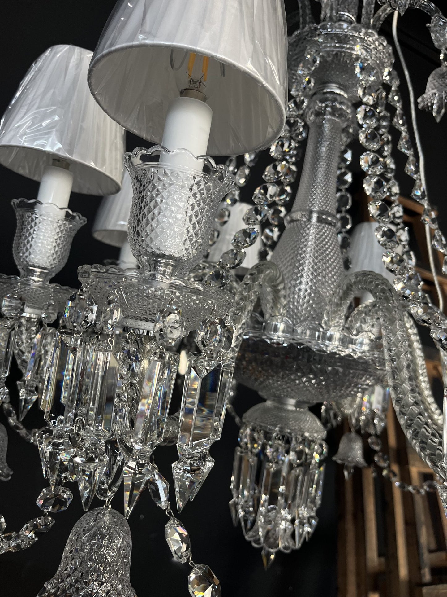 8 Lights SOLSTICE CHANDELIER