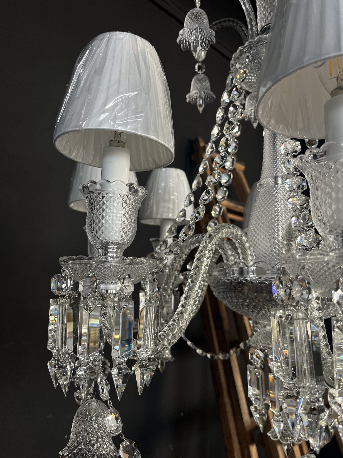 8 Lights SOLSTICE CHANDELIER