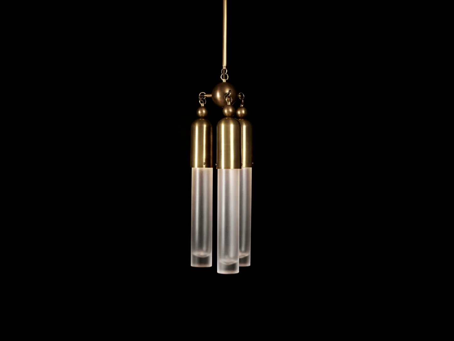 PATUS TASSEL 3 PENDANT Ø8.25"
