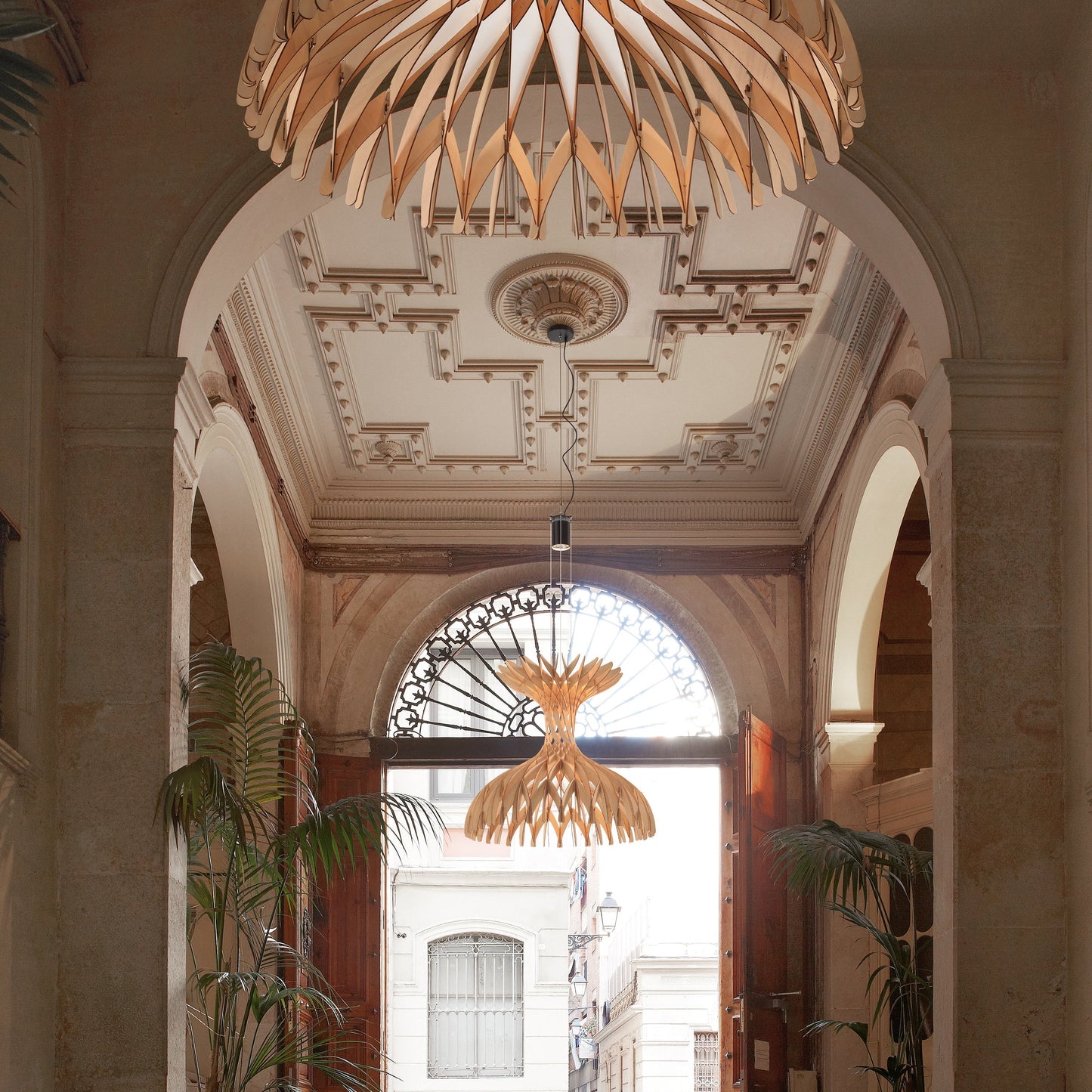 Quaynix Chandelier Natural Wood 36"D