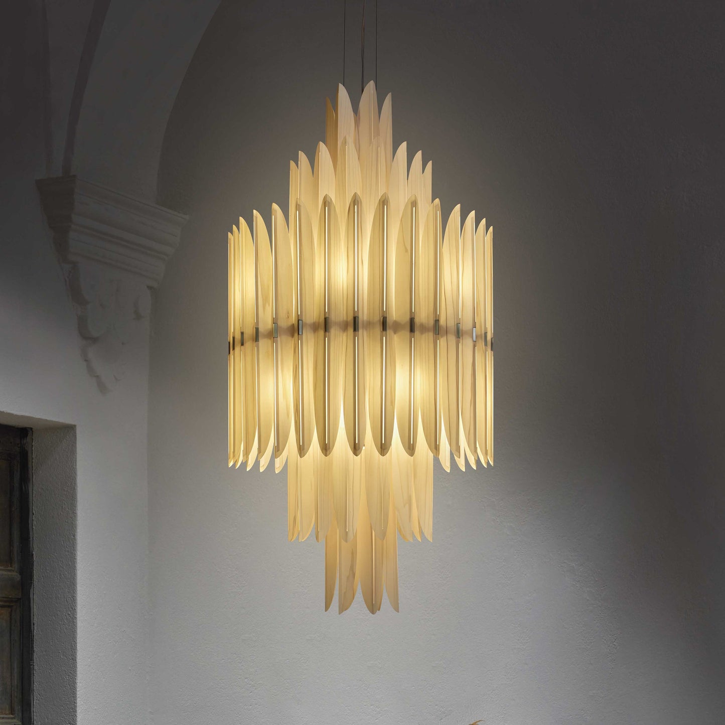 Kaioumond Chandelier Wood Veneer & Metal 34"D