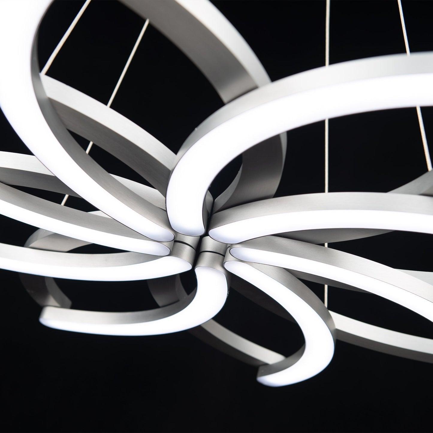 Eleinus LED Chandelier Aluminum