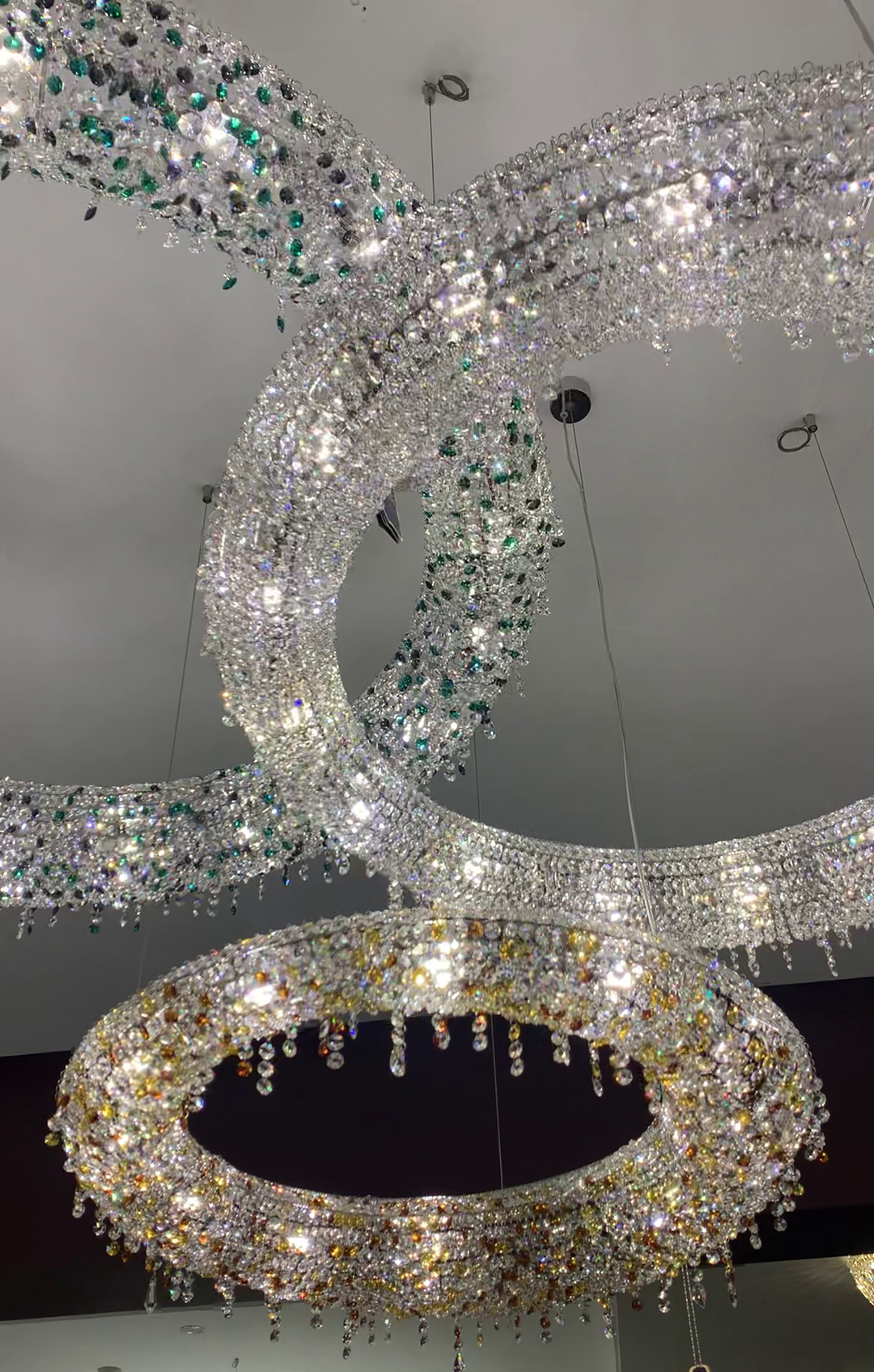 Unique Eccentric Circle Colorful Crystal Beads Chandelier Luxury Ceiling Lamp for Living/Dining Room